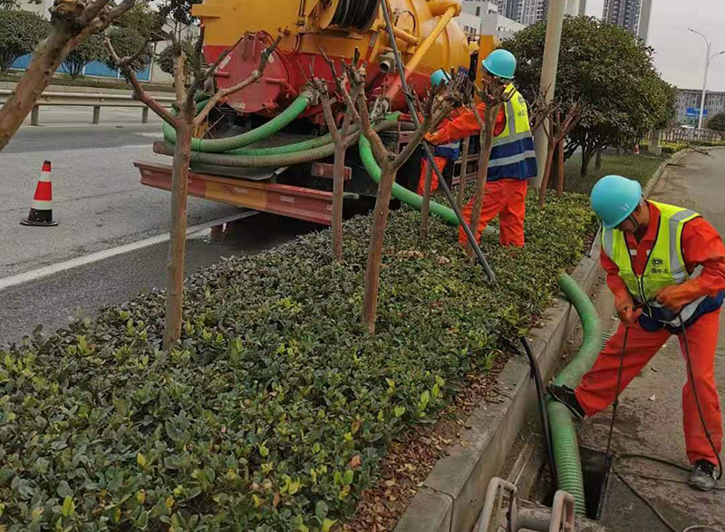长征镇市政管道清淤