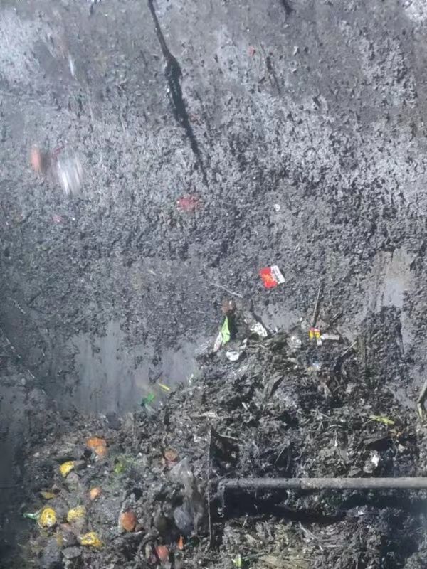 长征镇污水池清理